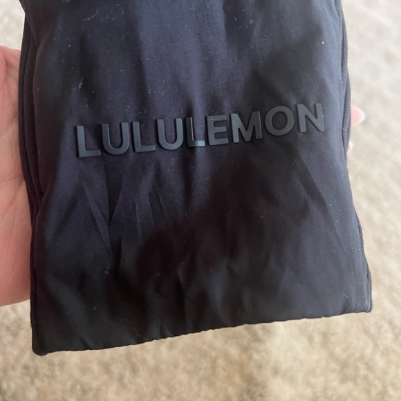 Women's Lululemon puffer Black Jacket - Picture 4 of 11
